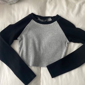 cider long sleeve crop top, barely worn and in great condition!! Size - small